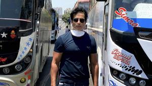 Bollywood actor Sonu Sood while sending off 350 migrant workers to their native places in Karnataka by buses, amid Covid-19 lockdown in Mumbai.(PTI) Bollywood actor Sonu Sood while sending off 350 migrant workers to their native places in Karnataka by buses, amid Covid-19 lockdown in Mumbai.(PTI)