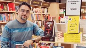 Novoneel Chakraborty has authored 17 books and is now writing short stories.(Photo: Instagram/novoneelchakraborty) Novoneel Chakraborty has authored 17 books and is now writing short stories.(Photo: Instagram/novoneelchakraborty)