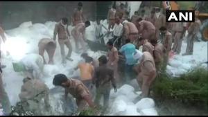 The migrants were killed in a truck collision in Uttar Pradesh’s Auraiya.(ANI Photo) The migrants were killed in a truck collision in Uttar Pradesh’s Auraiya.(ANI Photo)