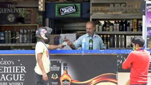 A wine shop open at Aarti Chowk, Ferozepur Road, in Ludhiana on Friday.(Gurpreet Singh/HT) A wine shop open at Aarti Chowk, Ferozepur Road, in Ludhiana on Friday.(Gurpreet Singh/HT)
