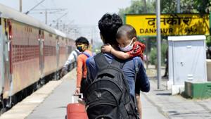 A migrant worker heads to board a special train bound for his home state, Greater Noida, May 16, 2020(Sunil Ghosh/HTPhoto) A migrant worker heads to board a special train bound for his home state, Greater Noida, May 16, 2020(Sunil Ghosh/HTPhoto)