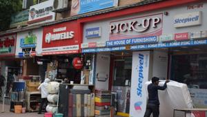 Non-essential shops were open at Baner after government eased restrictions during lockdown, in Pune, on Sunday.(Milind Saurkar/HT Photo) Non-essential shops were open at Baner after government eased restrictions during lockdown, in Pune, on Sunday.(Milind Saurkar/HT Photo)