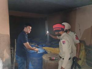 An excise officer was also called on the spot.(HT PHOTO) An excise officer was also called on the spot.(HT PHOTO)