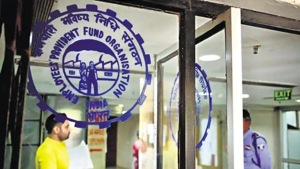 EPF contributions are paid as proportion of basic wages which include basic pay and DA.(HT Photo) EPF contributions are paid as proportion of basic wages which include basic pay and DA.(HT Photo)