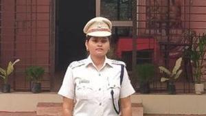 Sandhyarani Jena, the inspector at Patana police station in Keonjhar district.(Twitter/@DGPOdisha) Sandhyarani Jena, the inspector at Patana police station in Keonjhar district.(Twitter/@DGPOdisha)
