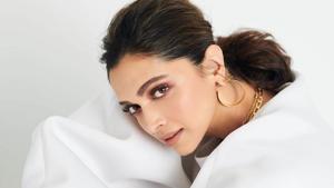 Padmaavat actor Deepika Padukone, Bollywood’s flag bearer for mental health has taken to her Instagram to share her curated wellness guide for people struggling during the COVID-19 pandemic.(INSTAGRAM) Padmaavat actor Deepika Padukone, Bollywood’s flag bearer for mental health has taken to her Instagram to share her curated wellness guide for people struggling during the COVID-19 pandemic.(INSTAGRAM)