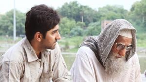 Gulabo Sitabo trailer: Ayushmann Khurrana and Amitabh Bachchan play a quarrelling landlord and tenant in Shoojit Sircar’s film. Gulabo Sitabo trailer: Ayushmann Khurrana and Amitabh Bachchan play a quarrelling landlord and tenant in Shoojit Sircar’s film.