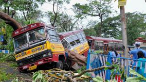 The cylone has now crossed Bengal and is stationed over Bangladesh, however, it is expected to cause mild to heavy rains in the northeastern states of the country.(PTI) The cylone has now crossed Bengal and is stationed over Bangladesh, however, it is expected to cause mild to heavy rains in the northeastern states of the country.(PTI)