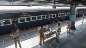 Special Shramik trains are being run by the Railways since May 1 to ferry migrants during the Covid-19 lockdown.(Satyabrata Tripathy/HT Photo) Special Shramik trains are being run by the Railways since May 1 to ferry migrants during the Covid-19 lockdown.(Satyabrata Tripathy/HT Photo)