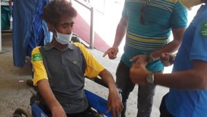 Aslam Shaikh at a Mumbai hospital(HT Photo) Aslam Shaikh at a Mumbai hospital(HT Photo)