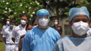 A total of 762 Mumbai Police personnel have tested Covid-19 positive till Friday noon. SARS-CoV-2, which causes Covid-19, has claimed 10 policemen’s lives in Maharashtra.(REUTERS) A total of 762 Mumbai Police personnel have tested Covid-19 positive till Friday noon. SARS-CoV-2, which causes Covid-19, has claimed 10 policemen’s lives in Maharashtra.(REUTERS)
