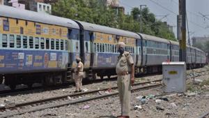 Railway officials and GRP personnel pacified the angry passengers.(HT photo/Representative) Railway officials and GRP personnel pacified the angry passengers.(HT photo/Representative)