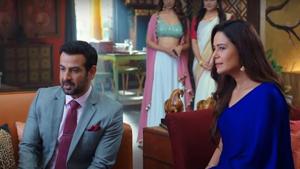 Ronit Roy and Mona Singh in a still from Kehne Ko Humsafar Hain season 3 trailer. Ronit Roy and Mona Singh in a still from Kehne Ko Humsafar Hain season 3 trailer.