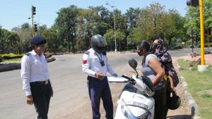 As per the data available with the challaning branch of the traffic police, total 10,576 vehicles have been impounded since March 24, and 4,548 (43%) vehicles are yet to be released. Of these, 217 (13%) of total 1,664 four-wheelers and 4,219 of the total 8,781 two-wheelers lie unclaimed.(HT FILE) As per the data available with the challaning branch of the traffic police, total 10,576 vehicles have been impounded since March 24, and 4,548 (43%) vehicles are yet to be released. Of these, 217 (13%) of total 1,664 four-wheelers and 4,219 of the total 8,781 two-wheelers lie unclaimed.(HT FILE)