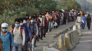 Many were unable to access information on the relief, benefit and transport provided by governments, further complicating the crisis(Burhaan Kinu/HT PHOTO) Many were unable to access information on the relief, benefit and transport provided by governments, further complicating the crisis(Burhaan Kinu/HT PHOTO)