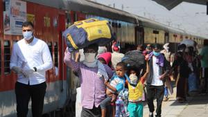 Indian Railways on Saturday said it will ferry another 3.6 million migrant labourers stranded across the country.(Gurminder Singh/Hindustan Times) Indian Railways on Saturday said it will ferry another 3.6 million migrant labourers stranded across the country.(Gurminder Singh/Hindustan Times)