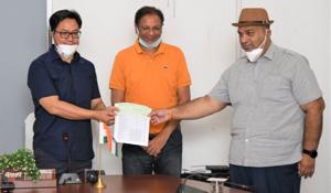 IOA Secretary General Mr Rajeev Mehta in the presence of EC Members, met Hon’ble Sports Minister Kiren Rijiju(Image Courtesy: @WeAreTeamIndia) IOA Secretary General Mr Rajeev Mehta in the presence of EC Members, met Hon’ble Sports Minister Kiren Rijiju(Image Courtesy: @WeAreTeamIndia)