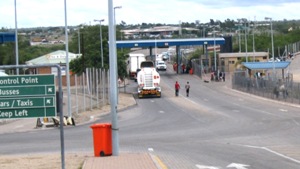 Zimbabwe’s Beitbridge border post, one of the entry points to South Africa, has been used by human trafficking(Twitter/@zanupf_patriots) Zimbabwe’s Beitbridge border post, one of the entry points to South Africa, has been used by human trafficking(Twitter/@zanupf_patriots)