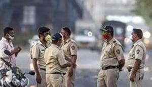 Police personnel stop migrants on their way back to reach native places on Eastern Express Highway, during a nationwide lockdown as a preventive measure against the coronavirus pandemic, at Mulund in Mumbai, Sunday, May 10, 2020.(PTI) Police personnel stop migrants on their way back to reach native places on Eastern Express Highway, during a nationwide lockdown as a preventive measure against the coronavirus pandemic, at Mulund in Mumbai, Sunday, May 10, 2020.(PTI)
