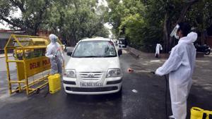 The nationwide curbs was first announced by Prime Minister Narendra Modi on March 24 for 21 days in a bid to contain the spread of the novel coronavirus. It was first extended till May 3 and then again till May 17.(Sonu Mehta/HT PHOTO) The nationwide curbs was first announced by Prime Minister Narendra Modi on March 24 for 21 days in a bid to contain the spread of the novel coronavirus. It was first extended till May 3 and then again till May 17.(Sonu Mehta/HT PHOTO)