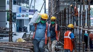 Slowing down of business activities across the world in January-March impacted the Indian economy.(AFP) Slowing down of business activities across the world in January-March impacted the Indian economy.(AFP)