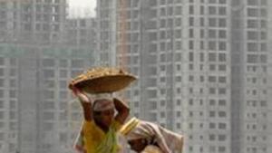 Real estate body NAREDCO, with 250 developers as members of its UP chapter, will provide employment to 2.5 lakh migrant workers in Uttar Pradesh .(REUTERS /Photo used for representational purpose only) Real estate body NAREDCO, with 250 developers as members of its UP chapter, will provide employment to 2.5 lakh migrant workers in Uttar Pradesh .(REUTERS /Photo used for representational purpose only)
