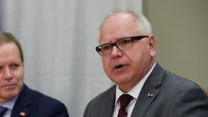 Minnesota governor Tim Walz publicly apologized for CNN reporter Jimenez’s arrest.(REUTERS/File Photo) Minnesota governor Tim Walz publicly apologized for CNN reporter Jimenez’s arrest.(REUTERS/File Photo)