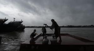 While IMD is yet to declare the landfall site for the cyclone, private weather forecasting agency Skymet said landfall is expected over north Maharashtra and south Gujarat border.(AFP photo) While IMD is yet to declare the landfall site for the cyclone, private weather forecasting agency Skymet said landfall is expected over north Maharashtra and south Gujarat border.(AFP photo)