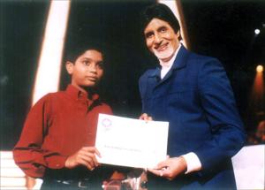 Flashback to 2001, when Ravi Mohan Saini received ₹1 crore cheque from Amitabh Bachchan for winning KBC Junior.(HT Photo) Flashback to 2001, when Ravi Mohan Saini received ₹1 crore cheque from Amitabh Bachchan for winning KBC Junior.(HT Photo)