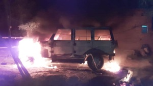 A police jeep is seen on fire after violence in a village in Uttar Pradesh’s Pratapgarh district on Monday. The violence erupted after a 25-year-old man burnt alive by the family of a woman he was allegedly having an affair.(HT Photo) A police jeep is seen on fire after violence in a village in Uttar Pradesh’s Pratapgarh district on Monday. The violence erupted after a 25-year-old man burnt alive by the family of a woman he was allegedly having an affair.(HT Photo)