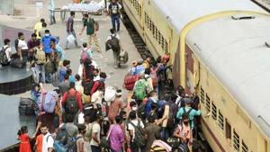 So far, 28 to 29 lakh migrants have reached Bihar in its biggest ever evacuation exercise.(HT photo/ Santosh Kumar) So far, 28 to 29 lakh migrants have reached Bihar in its biggest ever evacuation exercise.(HT photo/ Santosh Kumar)