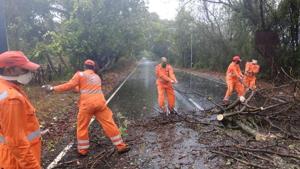 NDRF teams deployed in Maharashtra are spread out in Mumbai, Palghar, in Thane, Raigad, Ratnagiri and Sindhudurg, NDRF officials said.(PHOTO CREDIT: NDRF.) NDRF teams deployed in Maharashtra are spread out in Mumbai, Palghar, in Thane, Raigad, Ratnagiri and Sindhudurg, NDRF officials said.(PHOTO CREDIT: NDRF.)