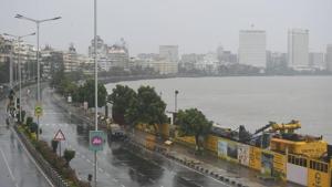Rain and high-speed rain lashed Mumbai on Wednesday in the wake of Cyclone Nisarga.(PTI) Rain and high-speed rain lashed Mumbai on Wednesday in the wake of Cyclone Nisarga.(PTI)