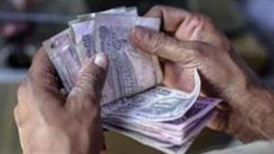 Many patients requiring money for treatment at GMCH-32, Chandigarh, under PM-JAY, can’t get it at night as service counters are closed.(Bloomberg) Many patients requiring money for treatment at GMCH-32, Chandigarh, under PM-JAY, can’t get it at night as service counters are closed.(Bloomberg)