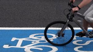 Cycling representational image(Getty Images) Cycling representational image(Getty Images)