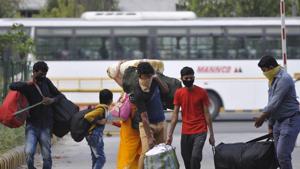 Hearing screams of passengers, villagers rushed to the scene and pulled them out.(HT file photo/ Sunil Ghosh) Hearing screams of passengers, villagers rushed to the scene and pulled them out.(HT file photo/ Sunil Ghosh)