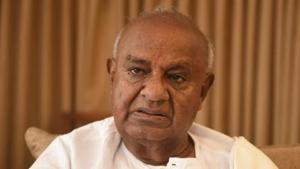 His son and former Karnataka chief minister HD Kumaraswamy said that Deve Gowda will file the nomination on Tuesday.(Arijit Sen/HT Photo) His son and former Karnataka chief minister HD Kumaraswamy said that Deve Gowda will file the nomination on Tuesday.(Arijit Sen/HT Photo)