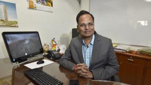 When asked if Delhi has reached community transmission level as far as coronavirus infection is concerned, Satyendra Jain said declaration on this is made by the Centre(Sanjeev Verma/HT PHOTO) When asked if Delhi has reached community transmission level as far as coronavirus infection is concerned, Satyendra Jain said declaration on this is made by the Centre(Sanjeev Verma/HT PHOTO)