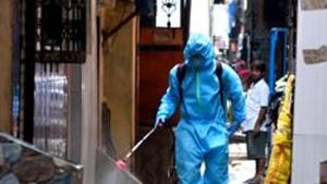 The deceased BMC official is survived by his wife, a teenage daughter, and mother-in-law. All three have been quarantined at home by the civic body.(Satish Bate/HT Photo) The deceased BMC official is survived by his wife, a teenage daughter, and mother-in-law. All three have been quarantined at home by the civic body.(Satish Bate/HT Photo)
