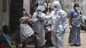 Mumbai, India - June 8, 2020: Health workers conducting COVID-19 coronavirus testing drive inside Dharavi slum, during a government-imposed nationwide lockdown as a preventive measure against the spread of the coronavirus in Mumbai, India, on Monday, June 8, 2020. (Photo by Satyabrata Tripathy/Hindustan Times)(Satyabrata Tripathy/HT Photo) Mumbai, India - June 8, 2020: Health workers conducting COVID-19 coronavirus testing drive inside Dharavi slum, during a government-imposed nationwide lockdown as a preventive measure against the spread of the coronavirus in Mumbai, India, on Monday, June 8, 2020. (Photo by Satyabrata Tripathy/Hindustan Times)(Satyabrata Tripathy/HT Photo)