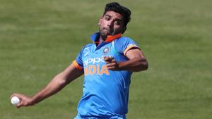Deepak Chahar in his bowling stride.(Getty Images) Deepak Chahar in his bowling stride.(Getty Images)