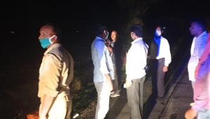 Swarm of locusts in Koraon area of Prayagraj on late Tuesday night and officials overseeing spraying of anti-locusts chemicals.(HT Photos) Swarm of locusts in Koraon area of Prayagraj on late Tuesday night and officials overseeing spraying of anti-locusts chemicals.(HT Photos)