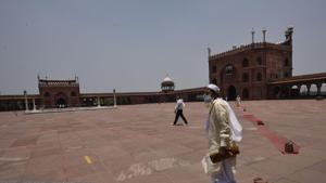 The mosque had opened on June 8 after a gap of over two months with the government allowing further relaxations as part of “Unlock-1”, the first phase of a calibrated exit from the novel coronavirus-induced nationwide lockdown.(Vipin Kumar/HT Photo) The mosque had opened on June 8 after a gap of over two months with the government allowing further relaxations as part of “Unlock-1”, the first phase of a calibrated exit from the novel coronavirus-induced nationwide lockdown.(Vipin Kumar/HT Photo)
