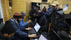 The mobile internet has been restricted to low-speed 2G services since the government eased a communications blackout imposed in August last year.(Waseem Andrabi/HT file photo) The mobile internet has been restricted to low-speed 2G services since the government eased a communications blackout imposed in August last year.(Waseem Andrabi/HT file photo)
