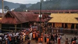 File photo: Devotees wait in queues inside the premises of the Sabarimala temple.(Reuters) File photo: Devotees wait in queues inside the premises of the Sabarimala temple.(Reuters)
