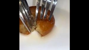 Do you love gulab jamun? How do you feel about this?(Twitter/@lemmeurz) Do you love gulab jamun? How do you feel about this?(Twitter/@lemmeurz)