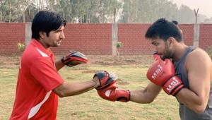 Rajesh Kumar training his brother Manoj(Twitter) Rajesh Kumar training his brother Manoj(Twitter)