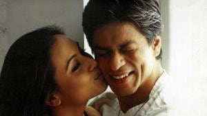 Shah Rukh Khan and Rani Mukerji in Chalte Chalte. Shah Rukh Khan and Rani Mukerji in Chalte Chalte.