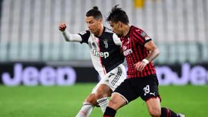 Coppa Italia Semi Final Second Leg - Juventus v AC Milan - Allianz Stadium, Turin, Italy - June 12, 2020 Juventus' Cristiano Ronaldo in action with AC Milan's Lucas Paqueta, as play resumes behind closed doors following the outbreak of the coronavirus disease (COVID-19) REUTERS/Massimo Pinca(REUTERS) Coppa Italia Semi Final Second Leg - Juventus v AC Milan - Allianz Stadium, Turin, Italy - June 12, 2020 Juventus' Cristiano Ronaldo in action with AC Milan's Lucas Paqueta, as play resumes behind closed doors following the outbreak of the coronavirus disease (COVID-19) REUTERS/Massimo Pinca(REUTERS)