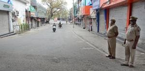 With markets closed and a fear gripping minds of residents amid rising Covid-19 cases in the city, very few vehicles were seen on city roads, even when the movement of residents has been allowed between 5am to 9pm.(HT FILEPunja) With markets closed and a fear gripping minds of residents amid rising Covid-19 cases in the city, very few vehicles were seen on city roads, even when the movement of residents has been allowed between 5am to 9pm.(HT FILEPunja)